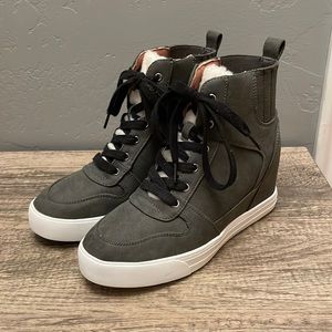 Indigo Rd. Womens Dyor Sneaker